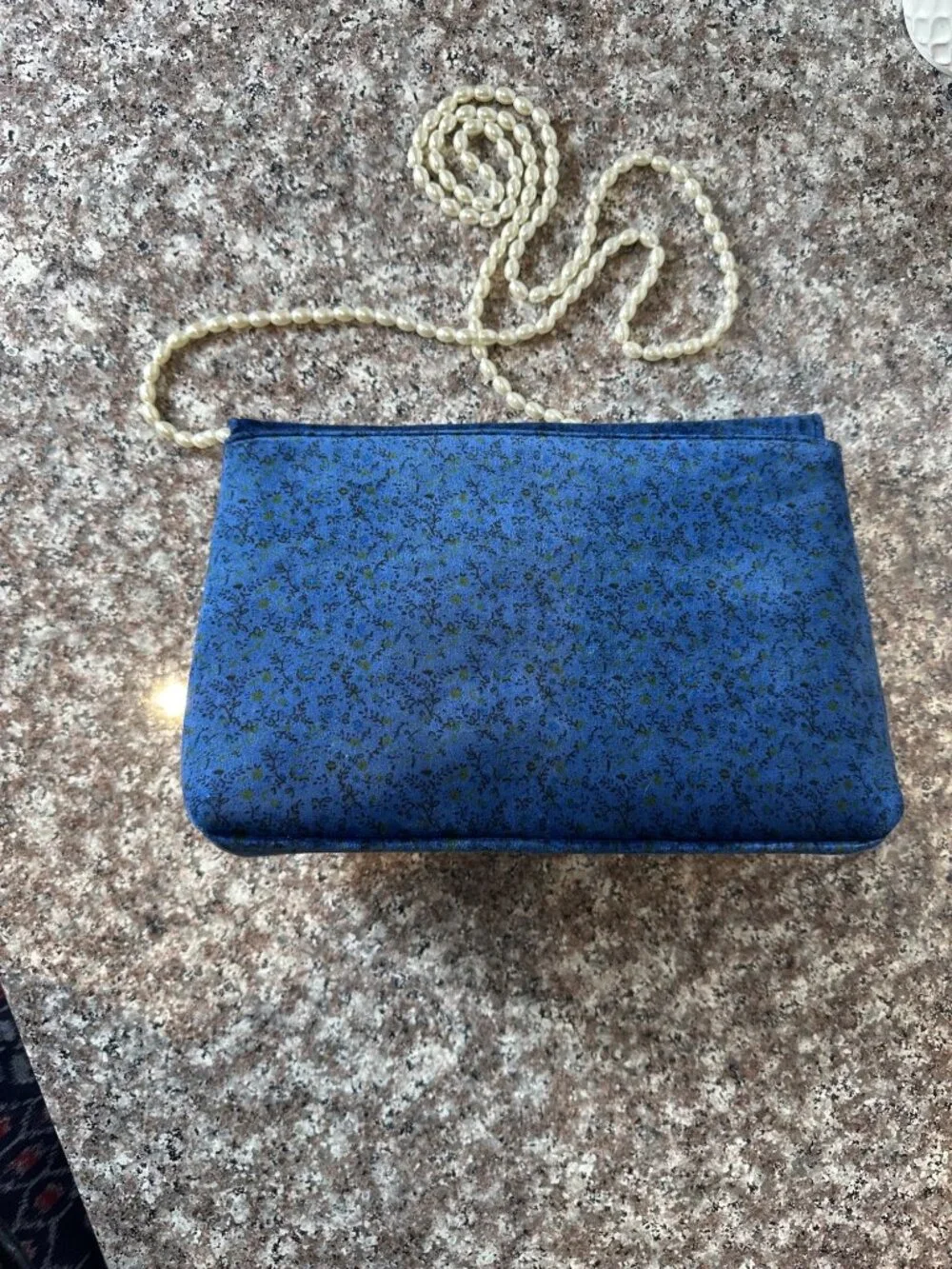Vintage-Style Blue Floral Handbag With Pearl Strap & Embellished Flower Clasp -